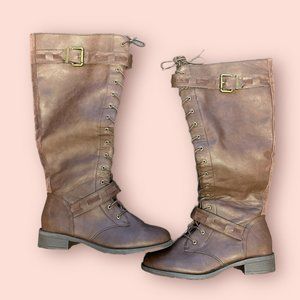 Flat  combat boot